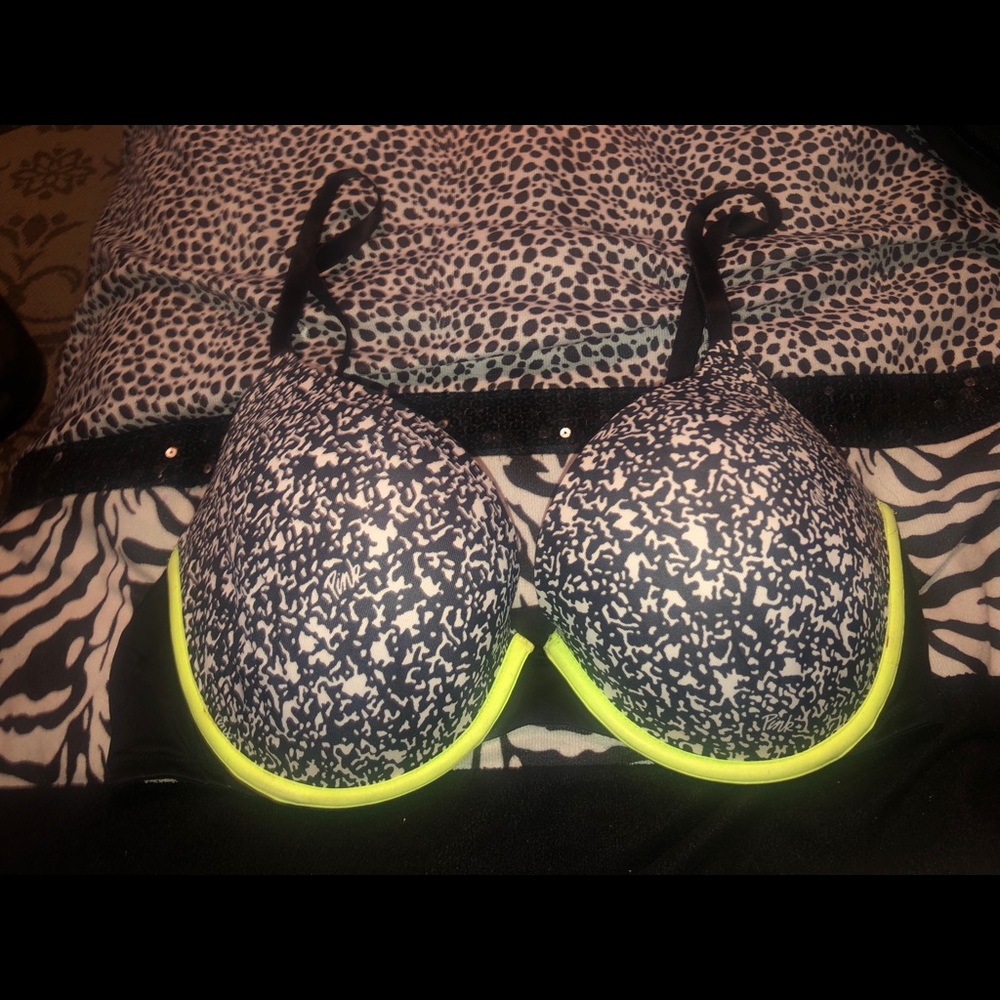 VS PINK 36D bra